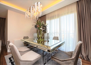 شقة فاخرة باطلالة بحرية ضمن مركز مدينة الانيا 