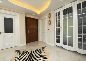 شقة فاخرة باطلالة بحرية ضمن مركز مدينة الانيا 