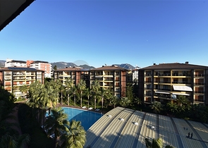 شقة فاخرة باطلالة بحرية ضمن مركز مدينة الانيا 