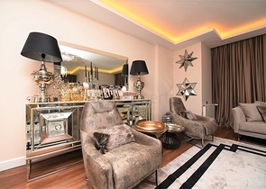 شقة فاخرة باطلالة بحرية ضمن مركز مدينة الانيا 