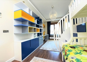 شقة فاخرة باطلالة بحرية ضمن مركز مدينة الانيا 