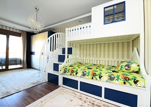 شقة فاخرة باطلالة بحرية ضمن مركز مدينة الانيا 