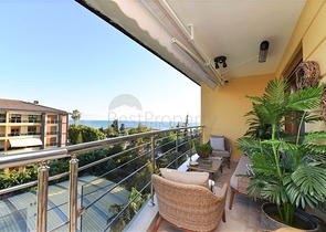 شقة فاخرة باطلالة بحرية ضمن مركز مدينة الانيا 