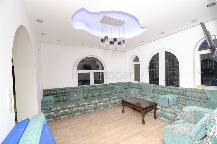 فيلا 5 + 3 مع حوض سباحة في تشاكريلار أنطاليا