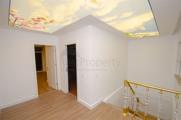 فيلا 5 + 3 مع حوض سباحة في تشاكريلار أنطاليا