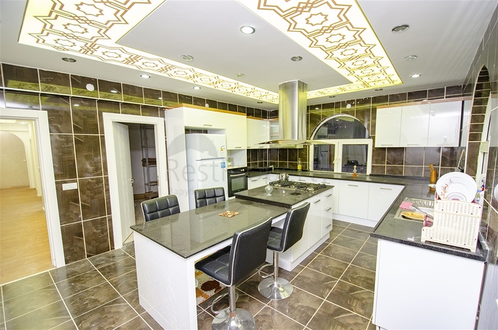 فيلا 5 + 3 مع حوض سباحة في تشاكريلار أنطاليا