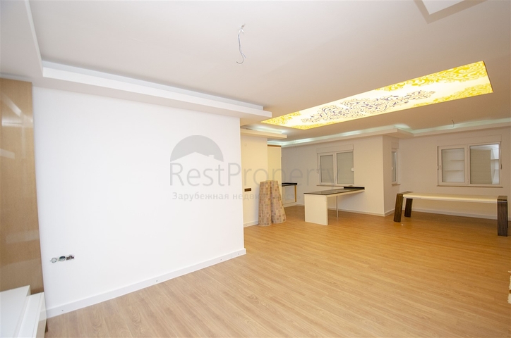 فيلا 5 + 3 مع حوض سباحة في تشاكريلار أنطاليا