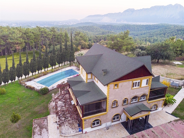 فيلا 5 + 3 مع حوض سباحة في تشاكريلار أنطاليا