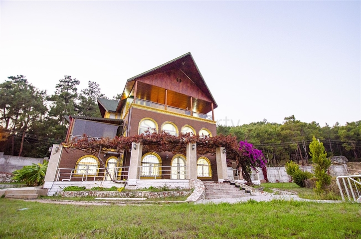 فيلا 5 + 3 مع حوض سباحة في تشاكريلار أنطاليا