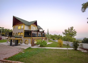 فيلا 5 + 3 مع حوض سباحة في تشاكريلار أنطاليا