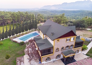 فيلا 5 + 3 مع حوض سباحة في تشاكريلار أنطاليا