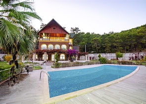 فيلا 5 + 3 مع حوض سباحة في تشاكريلار أنطاليا