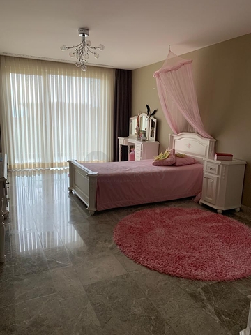 فيلا فاخرة حديثة - مسبح وحديقة مستقلة - اسطنبول 