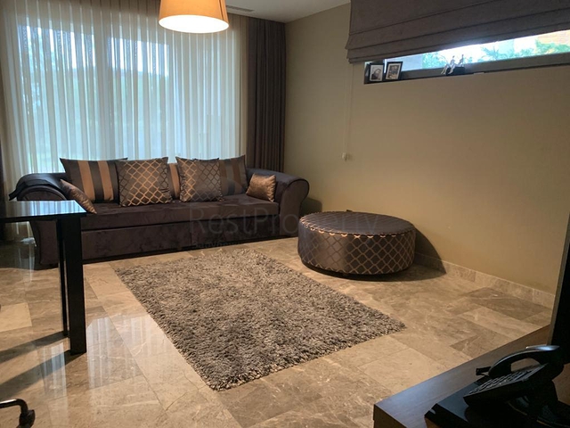 فيلا فاخرة حديثة - مسبح وحديقة مستقلة - اسطنبول 