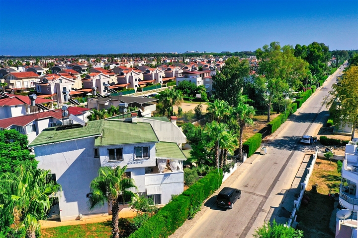 فيلا 5 + 1 في منطقة بيليك أنطاليا 