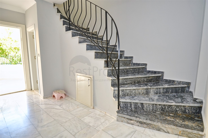 فيلا 5 + 1 في منطقة بيليك أنطاليا 