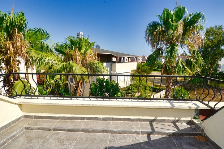 فيلا 5 + 1 في منطقة بيليك أنطاليا 