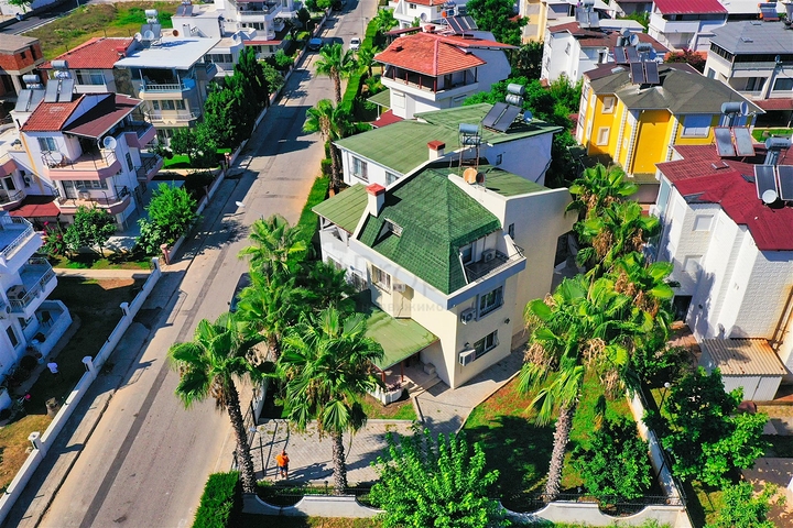 فيلا 5 + 1 في منطقة بيليك أنطاليا 