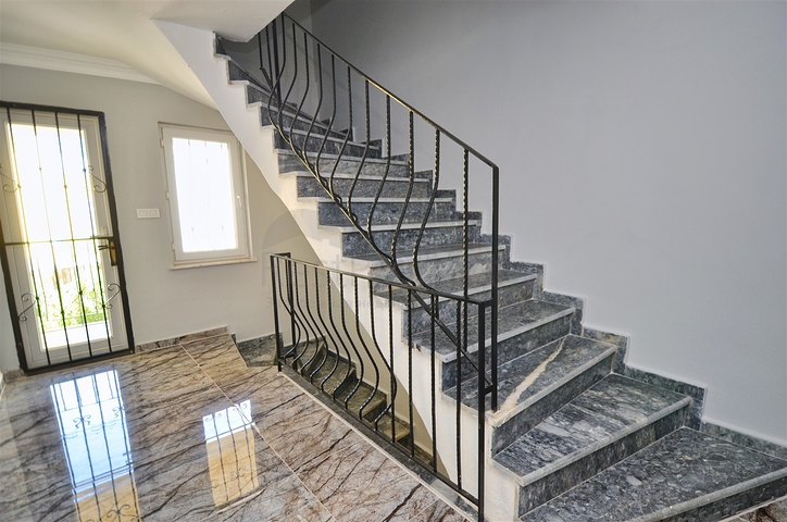 فيلا 5 + 1 في منطقة بيليك أنطاليا 