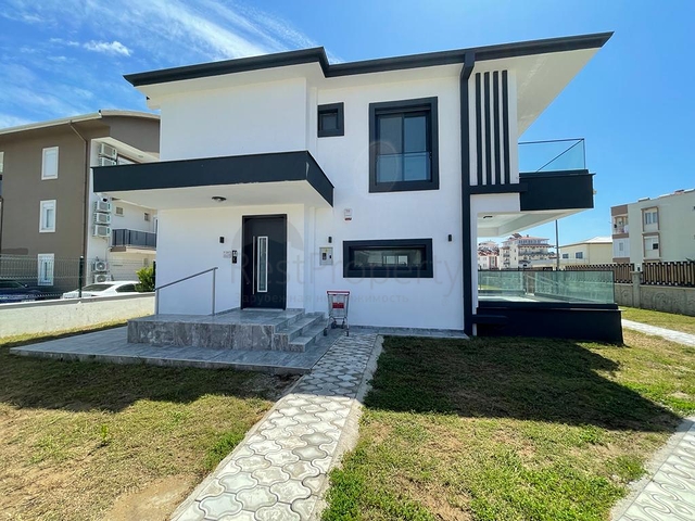 فيلا 4 + 1 في منطقة بيليك أنطاليا 