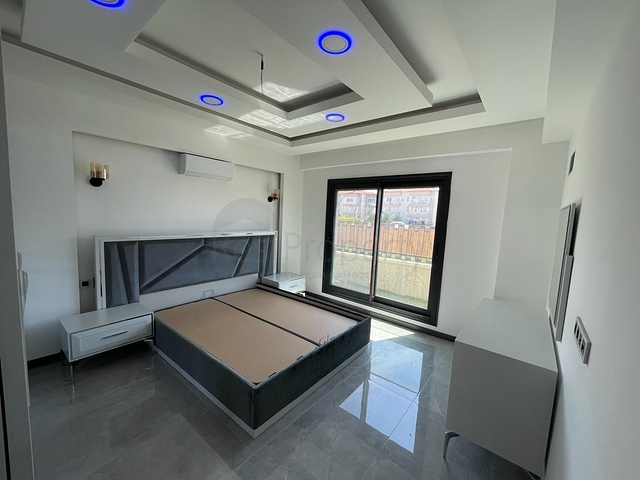 فيلا 4 + 1 في منطقة بيليك أنطاليا 