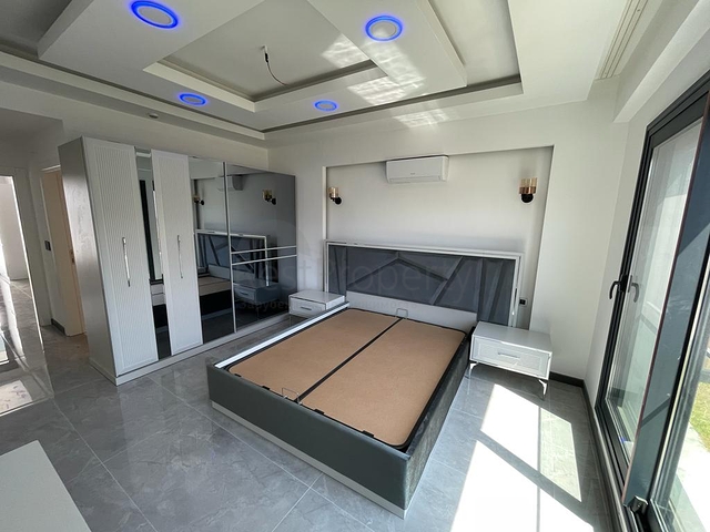 فيلا 4 + 1 في منطقة بيليك أنطاليا 