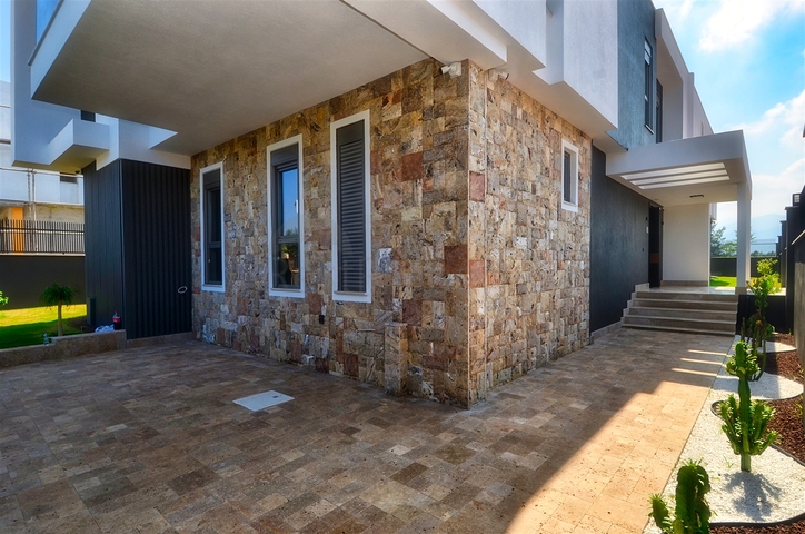 فيلا فاخرة جديدة 5+1 في دوشيمالتي-منطقة أنطاليا