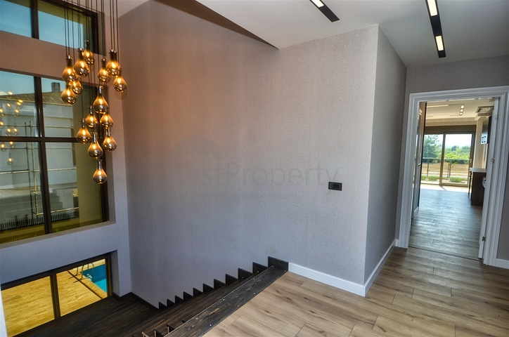 فيلا فاخرة جديدة 5+1 في دوشيمالتي-منطقة أنطاليا