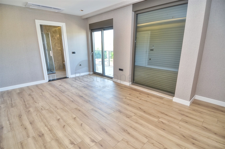 فيلا فاخرة جديدة 5+1 في دوشيمالتي-منطقة أنطاليا