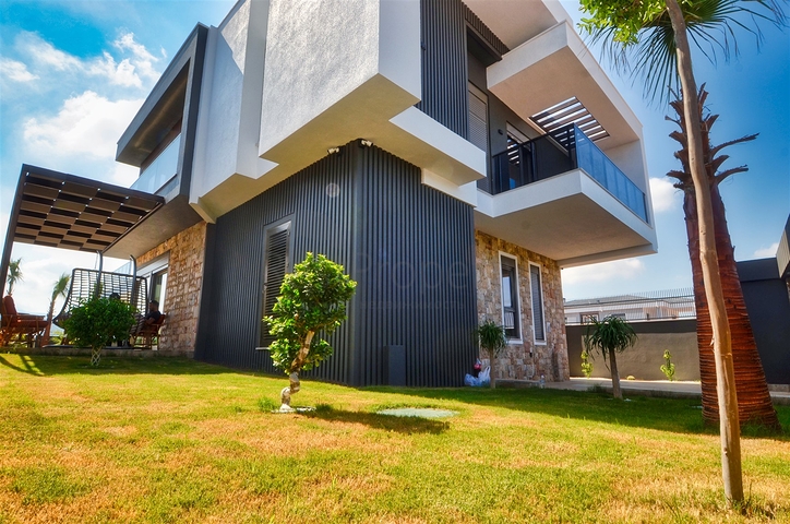 فيلا فاخرة جديدة 5+1 في دوشيمالتي-منطقة أنطاليا