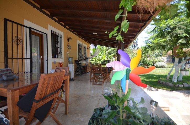 فيلا فسيحة 5 + 1 في منطقة فتحية 