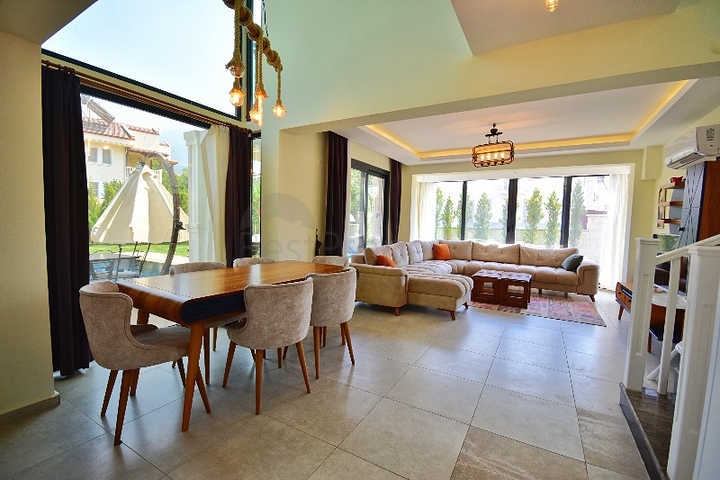 فيلا 4+1 في منطقة فتحية 