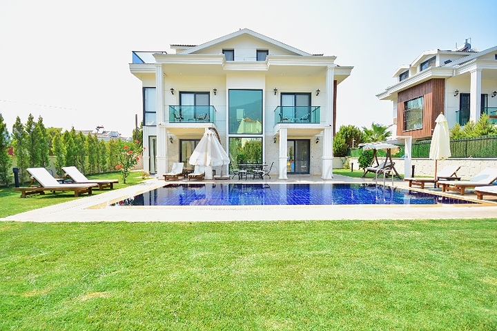 فيلا 4+1 في منطقة فتحية 