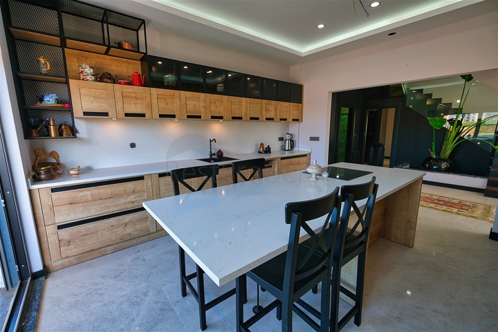 فيلا مريحة 4 + 1 في منطقة دوشيميالتي-أنطاليا 