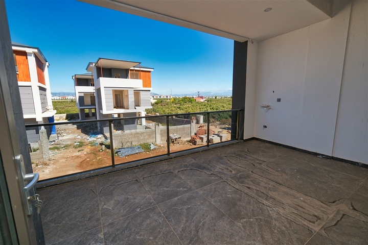 فيلا مريحة 4 + 1 في منطقة دوشيميالتي-أنطاليا 