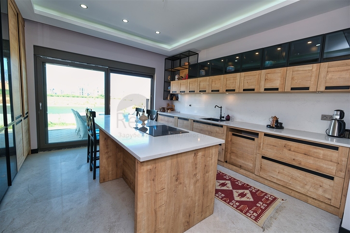 فيلا مريحة 4 + 1 في منطقة دوشيميالتي-أنطاليا 