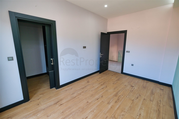 فيلا مريحة 4 + 1 في منطقة دوشيميالتي-أنطاليا 