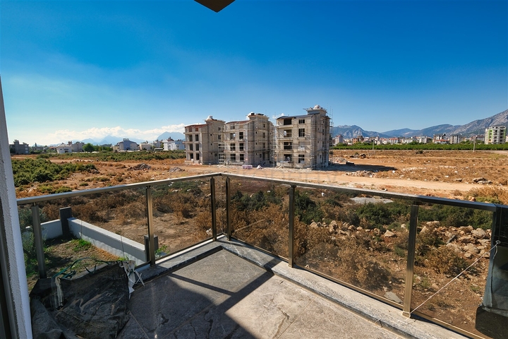 فيلا مريحة 4 + 1 في منطقة دوشيميالتي-أنطاليا 