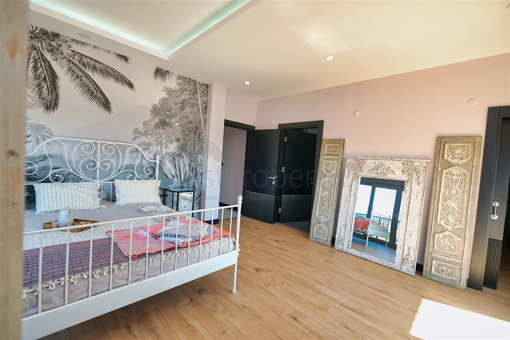 فيلا مريحة 4 + 1 في منطقة دوشيميالتي-أنطاليا 