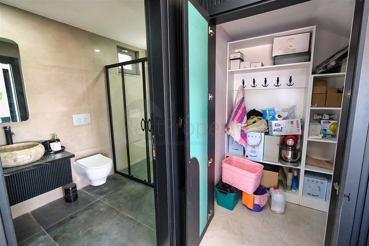 فيلا مريحة 4 + 1 في منطقة دوشيميالتي-أنطاليا 