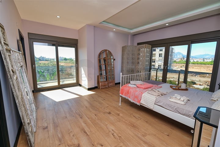 فيلا مريحة 4 + 1 في منطقة دوشيميالتي-أنطاليا 