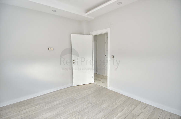 مبنى مكون من 4 شقق في منطقة دوشيمالتي-أنطاليا 