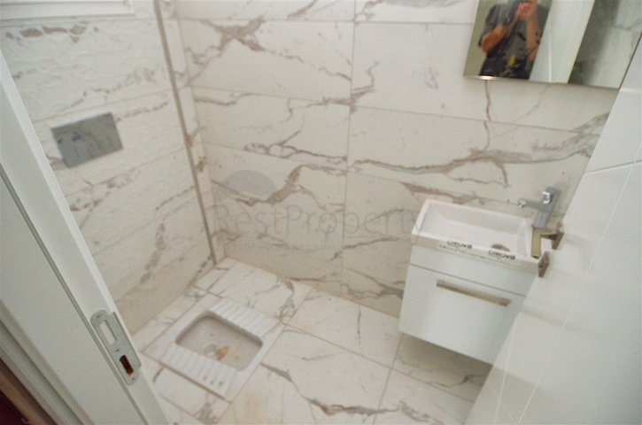 مبنى مكون من 4 شقق في منطقة دوشيمالتي-أنطاليا 