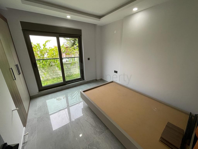 فيلا 5 + 1 بحمام سباحة في منطقة بيليك أنطاليا