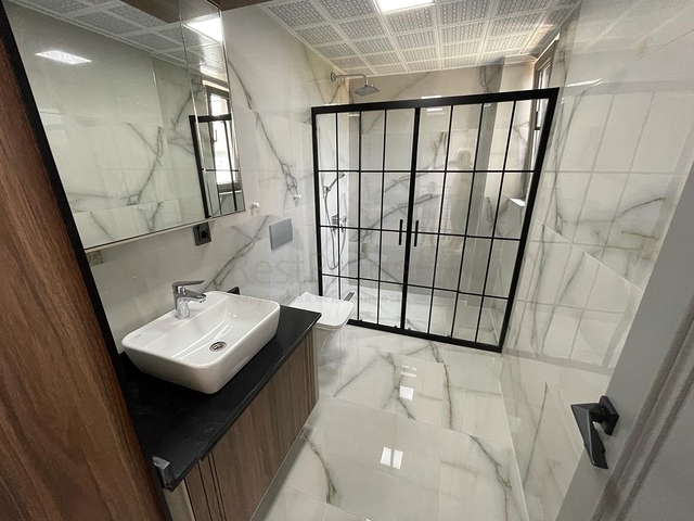 فيلا 5 + 1 بحمام سباحة في منطقة بيليك أنطاليا