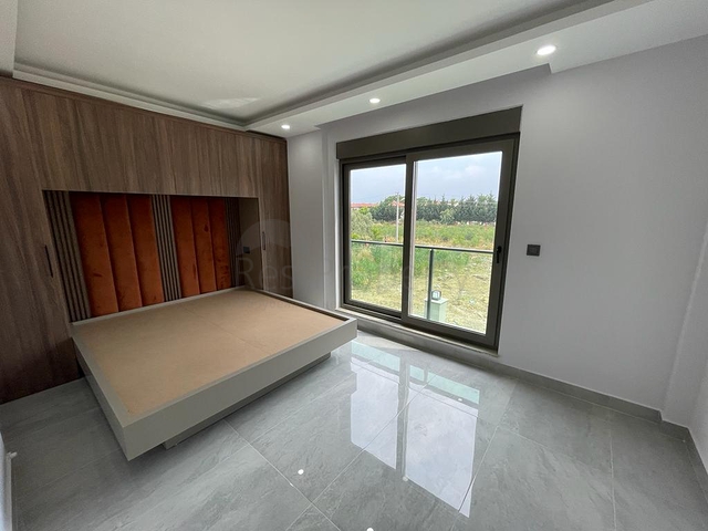 فيلا 5 + 1 بحمام سباحة في منطقة بيليك أنطاليا