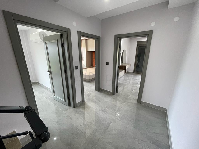 فيلا 5 + 1 بحمام سباحة في منطقة بيليك أنطاليا