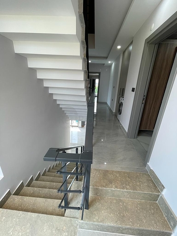 فيلا 5 + 1 بحمام سباحة في منطقة بيليك أنطاليا