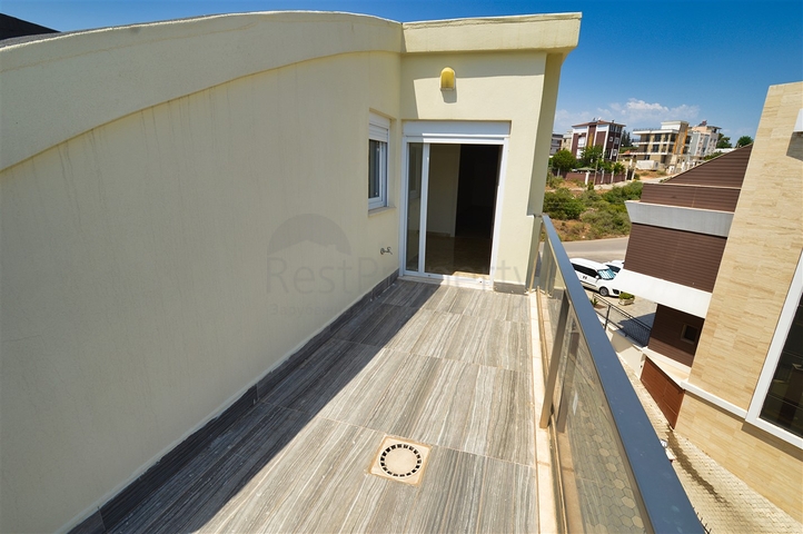 شقة دوبلكس 3 + 1 في جوزيلوبا-حي أنطاليا 