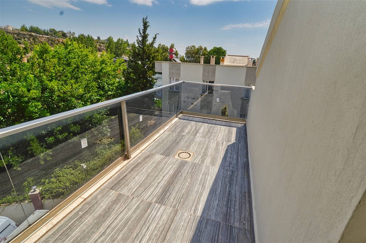 شقة دوبلكس 3 + 1 في جوزيلوبا-حي أنطاليا 